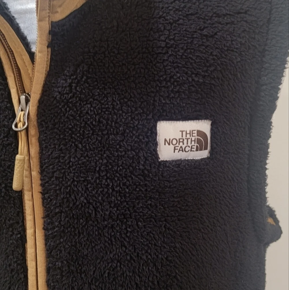 MEN'S THE NORTH FACE BLACK FLEECE VEST WITH TAN TRIM (sz Small)